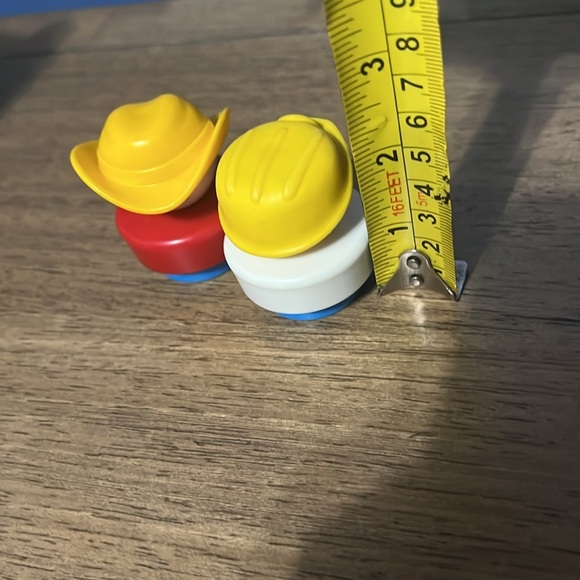 Yellow and Red Action Figures Playset - Picture 4 of 4